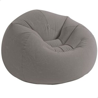 Chaise gonflable en forme de haricot, couleur grise.