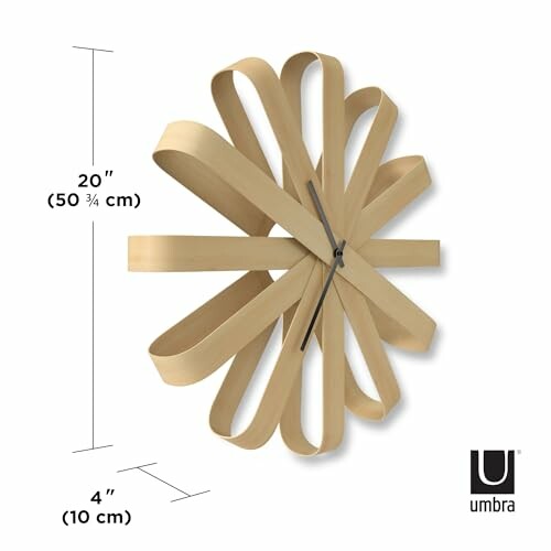 Horloge murale en bois avec design original